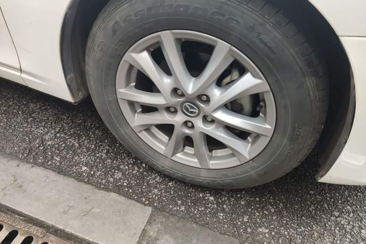 Used Mazda 3 Axela 2016 Sedan 1.5L Automatic Luxury Model Right Front Wheel Hub