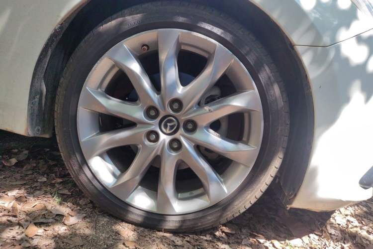 Used Mazda 3 Axela 2016 Sedan 2.0L Automatic Sport Model Right Front Wheel Hub