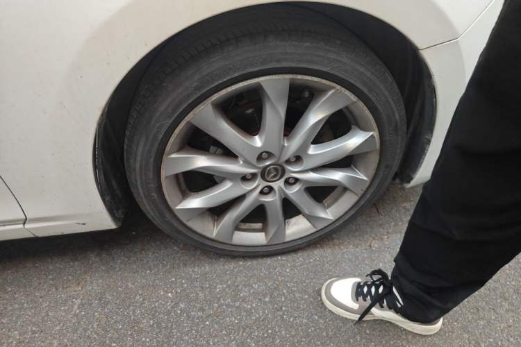 Used Mazda 3 Axela 2016 Sedan 2.0L Automatic Flagship Model Right Front Wheel Hub