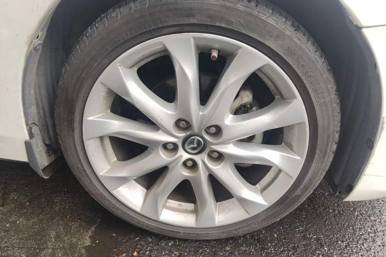 Used Mazda 3 Axela 2016 Sedan 2.0L Automatic Flagship Model Right Front Wheel Hub