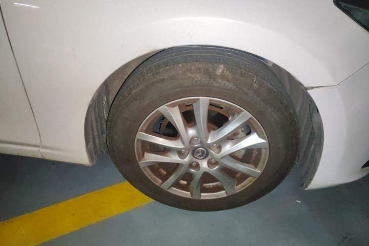 Used Mazda 3 Axela 2016 Sedan 1.5L Automatic Luxury Model Right Front Wheel Hub