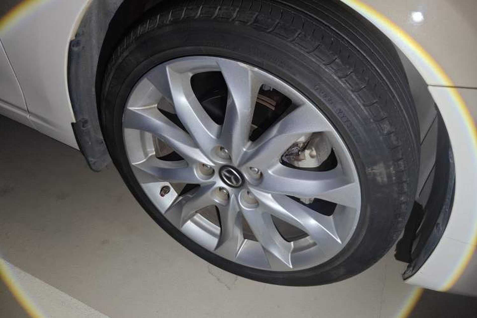 Used Mazda 3 Axela 2016 Sedan 2.0L Automatic Sport Model Right Front Wheel Hub
