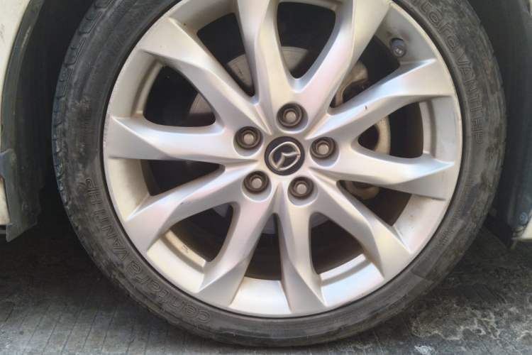 Used Mazda 3 Axela 2016 Sedan 2.0L Automatic Flagship Model Right Front Wheel Hub