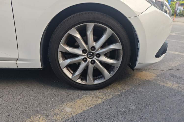 Used Mazda 3 Axela 2016 Sedan 2.0L Automatic Sport Model Right Front Wheel Hub