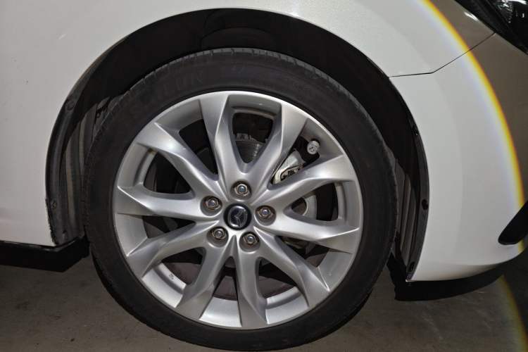 Used Mazda 3 Axela 2016 Sedan 2.0L Automatic Sport Model Right Front Wheel Hub