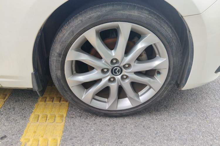 Used Mazda 3 Axela 2016 Sedan 2.0L Automatic Flagship Model Right Front Wheel Hub