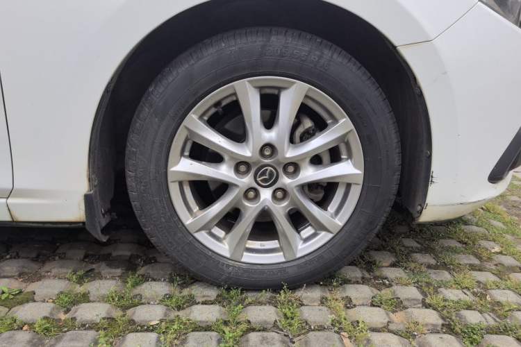 Used Mazda 3 Axela 2016 Sedan 1.5L Automatic Luxury Model Right Front Wheel Hub