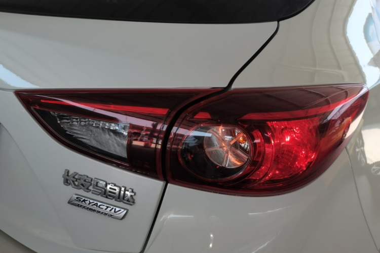 Used Mazda 3 Axela 2016 Hatchback 1.5L Automatic Luxury Model Right Rear Taillight