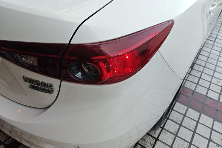 Used Mazda 3 Axela 2016 Sedan 1.5L Automatic Luxury Model Right Rear Taillight