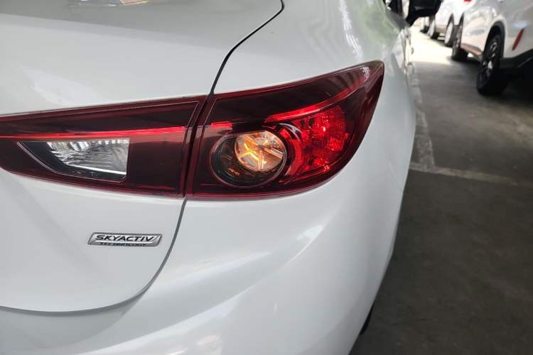 Used Mazda 3 Axela 2016 Sedan 2.0L Automatic Flagship Model Right Rear Taillight