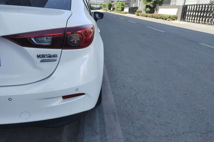 Used Mazda 3 Axela 2016 Sedan 2.0L Automatic Flagship Model Right Rear Taillight