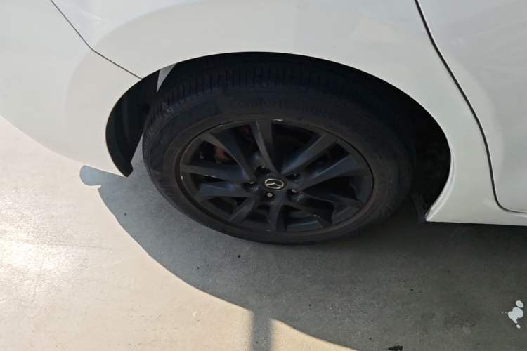 Used Mazda 3 Axela 2016 Sedan 1.5L Automatic Luxury Model Right Rear Wheel Hub