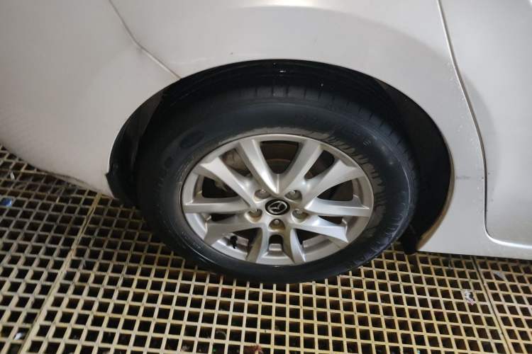 Used Mazda 3 Axela 2016 Sedan 1.5L Automatic Comfort Model Right Rear Wheel Hub