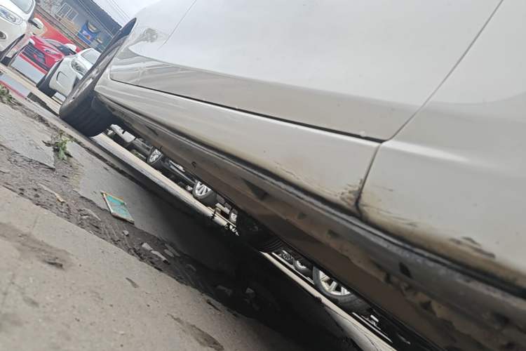 Used Mazda 3 Axela 2016 Sedan 1.5L Automatic Luxury Model Right Side Sill