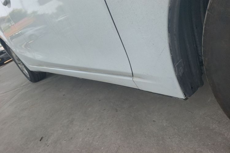Used Mazda 3 Axela 2016 Sedan 1.5L Automatic Luxury Model Right Side Sill