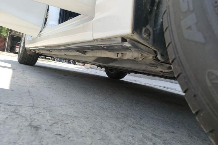 Used Mazda 3 Axela 2016 Sedan 1.5L Automatic Comfort Model Right Side Sill