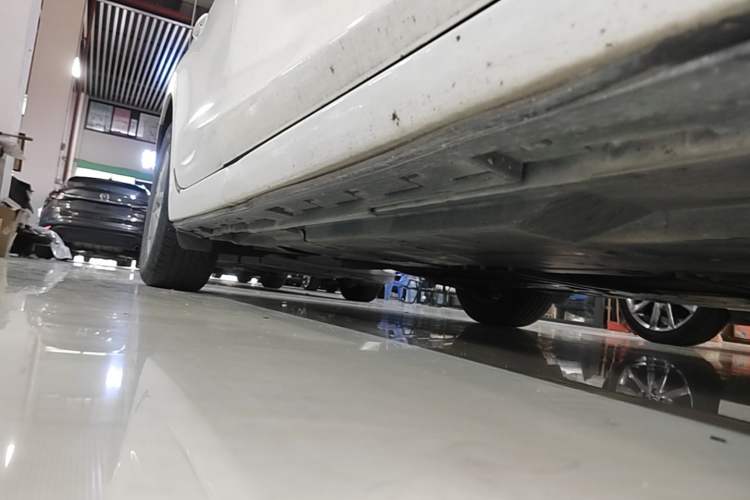 Used Mazda 3 Axela 2016 Hatchback 1.5L Automatic Comfort Model Right Side Sill