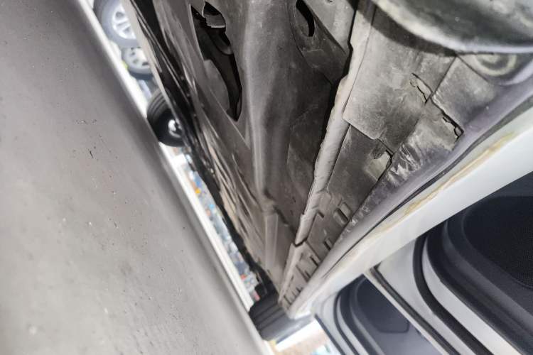 Used Mazda 3 Axela 2016 Sedan 1.5L Automatic Comfort Model Right Side Sill