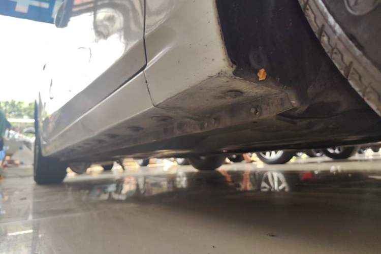 Used Mazda 3 Axela 2016 Sedan 1.5L Automatic Comfort Model Right Side Sill