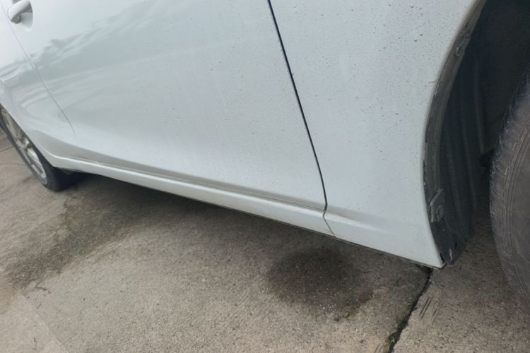 Used Mazda 3 Axela 2016 Sedan 1.5L Automatic Luxury Model Right Side Sill