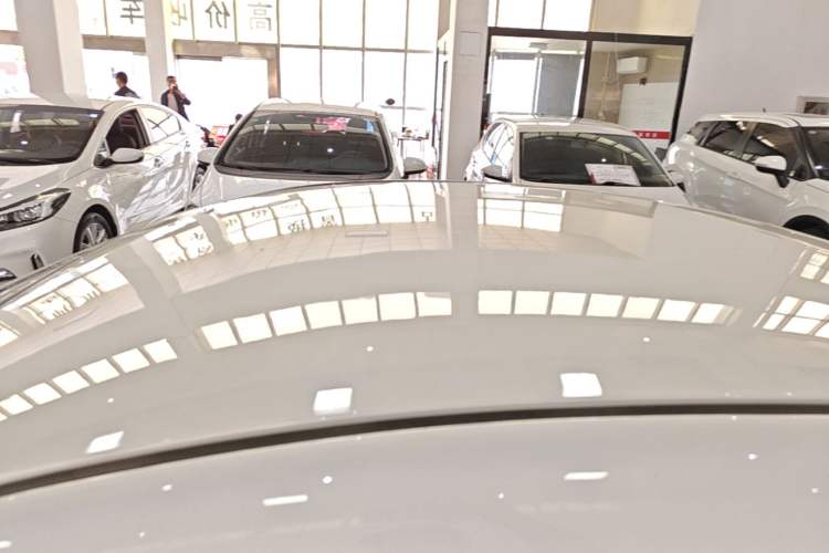 Used Mazda 3 Axela 2016 Sedan 1.5L Automatic Comfort Model Roof