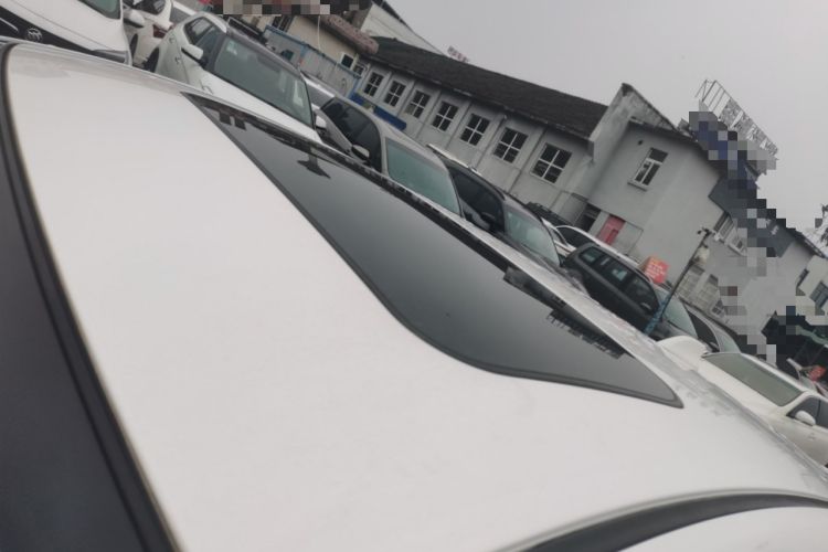 Used Mazda 3 Axela 2016 Hatchback 2.0L Automatic Sport Model Roof