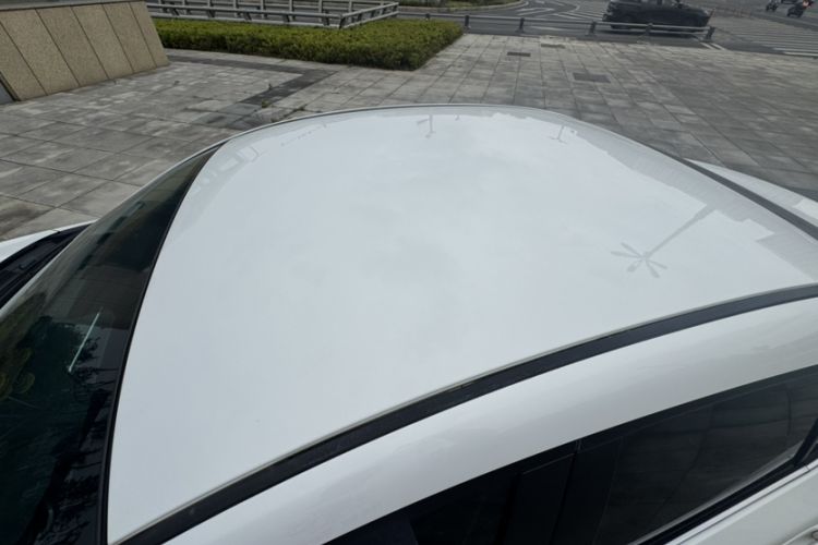 Used Mazda 3 Axela 2016 Sedan 1.5L Manual Comfort Model Roof