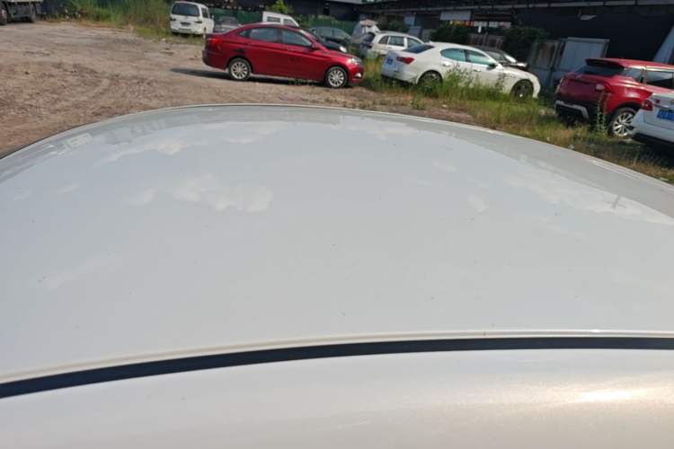 Used Mazda 3 Axela 2016 Sedan 1.5L Automatic Comfort Model Roof