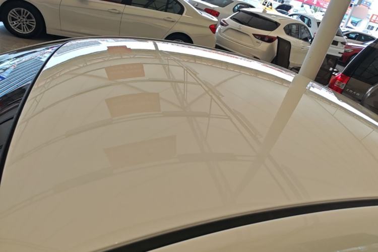 Used Mazda 3 Axela 2016 Sedan 1.5L Automatic Comfort Model Roof