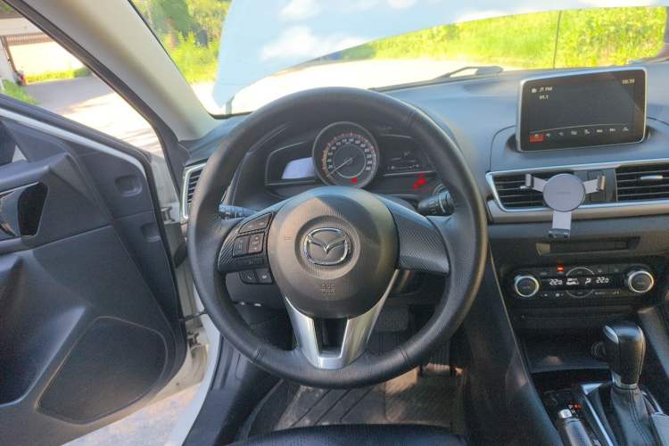 Used Mazda 3 Axela 2016 Sedan 1.5L Automatic Luxury Model Steering Wheel