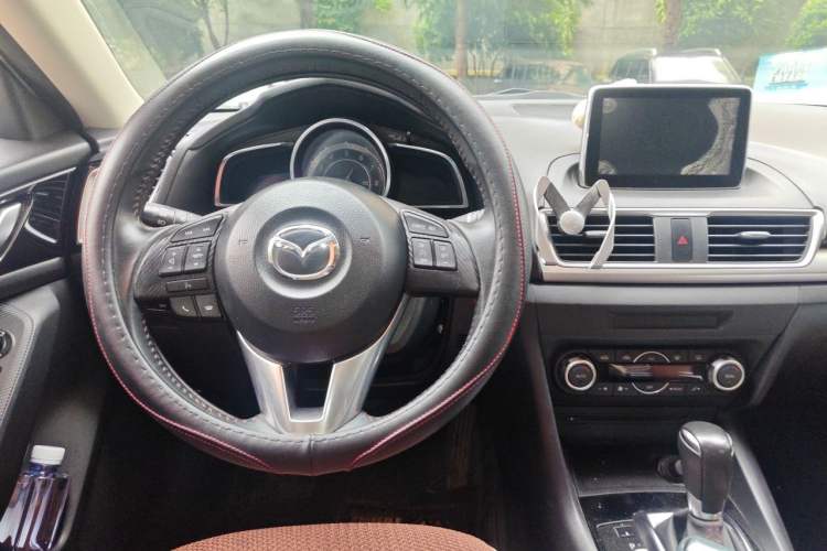 Used Mazda 3 Axela 2016 Sedan 2.0L Automatic Flagship Model Steering Wheel