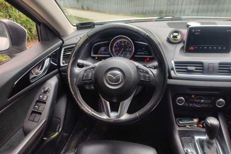 Used Mazda 3 Axela 2016 Sedan 2.0L Automatic Flagship Model Steering Wheel