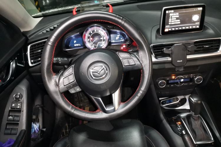 Used Mazda 3 Axela 2016 Hatchback 2.0L Automatic Flagship Model Steering Wheel
