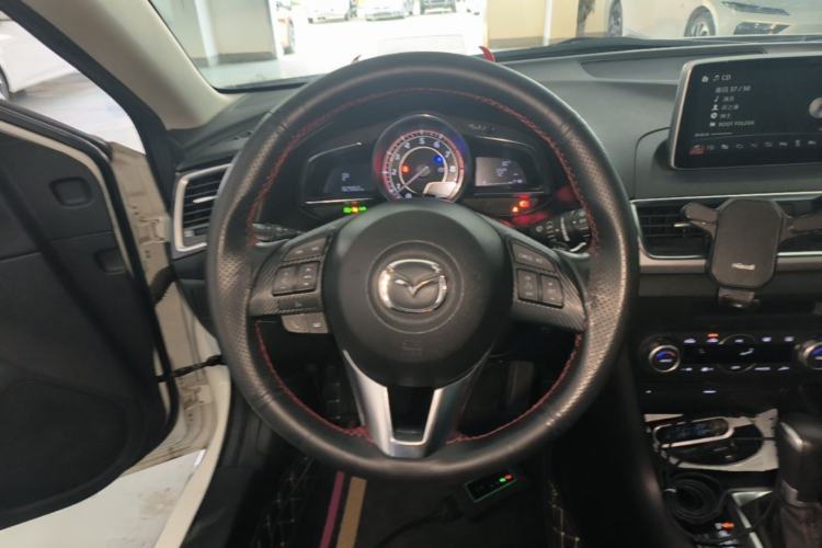 Used Mazda 3 Axela 2016 Hatchback 2.0L Automatic Flagship Model Steering Wheel