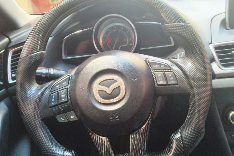 Used Mazda 3 Axela 2016 Sedan 2.0L Automatic Flagship Model Steering Wheel