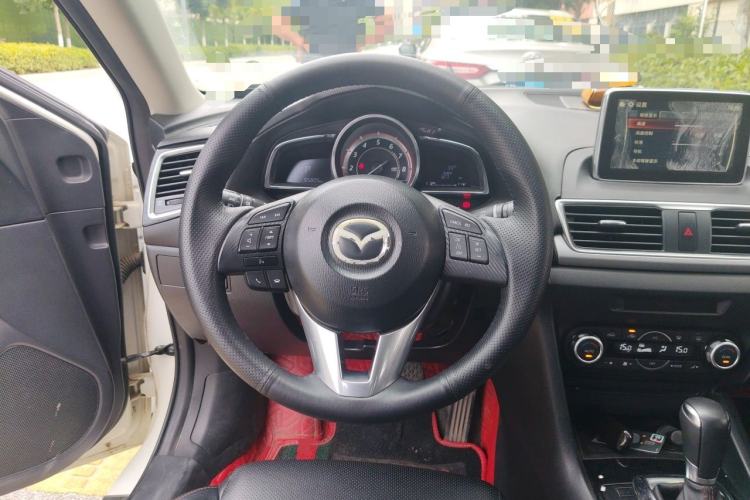 Used Mazda 3 Axela 2016 Sedan 2.0L Automatic Flagship Model Steering Wheel