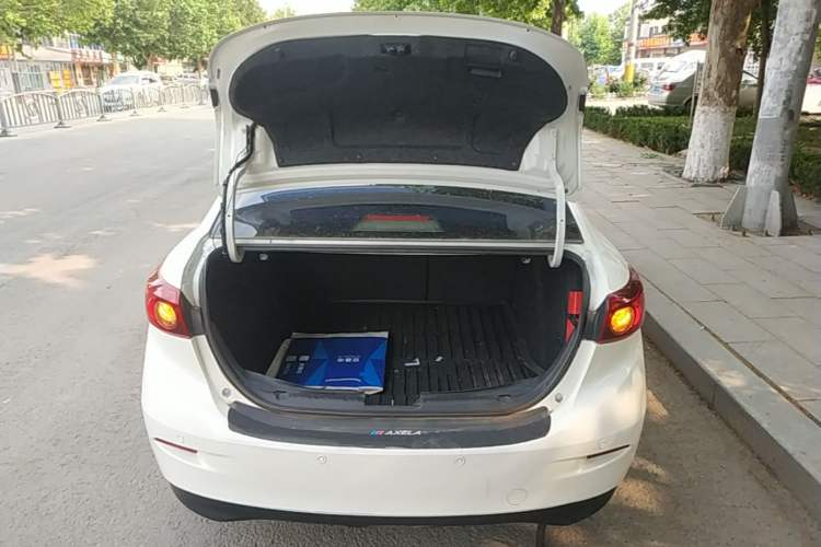 Used Mazda 3 Axela 2016 Sedan 1.5L Automatic Comfort Model Trunk