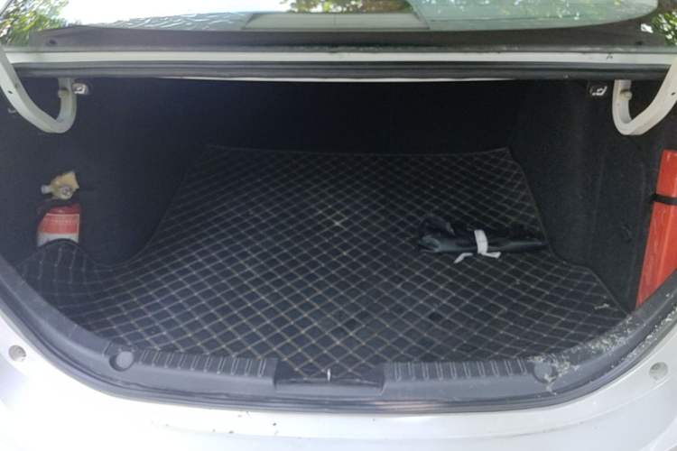 Used Mazda 3 Axela 2016 Sedan 1.5L Automatic Luxury Model Trunk