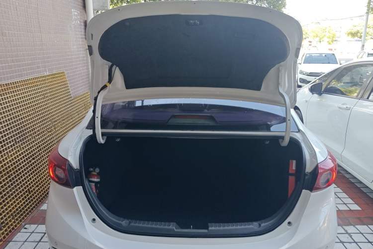 Used Mazda 3 Axela 2016 Sedan 1.5L Automatic Luxury Model Trunk