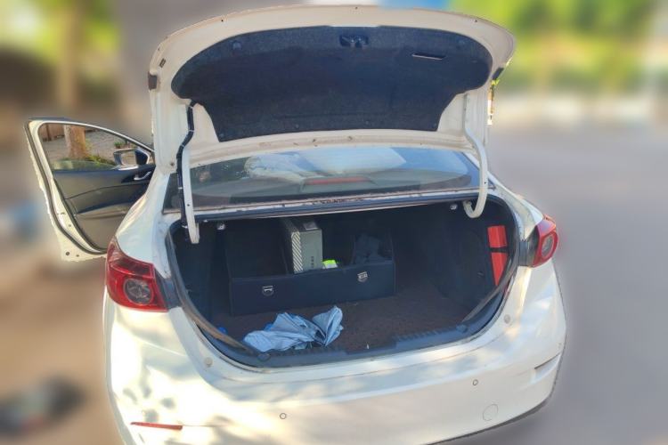 Used Mazda 3 Axela 2016 Sedan 1.5L Automatic Luxury Model Trunk