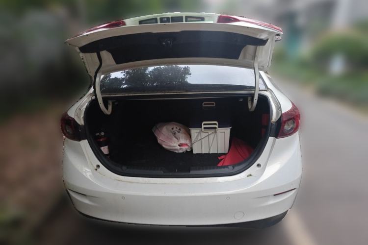 Used Mazda 3 Axela 2016 Sedan 2.0L Automatic Flagship Model Trunk