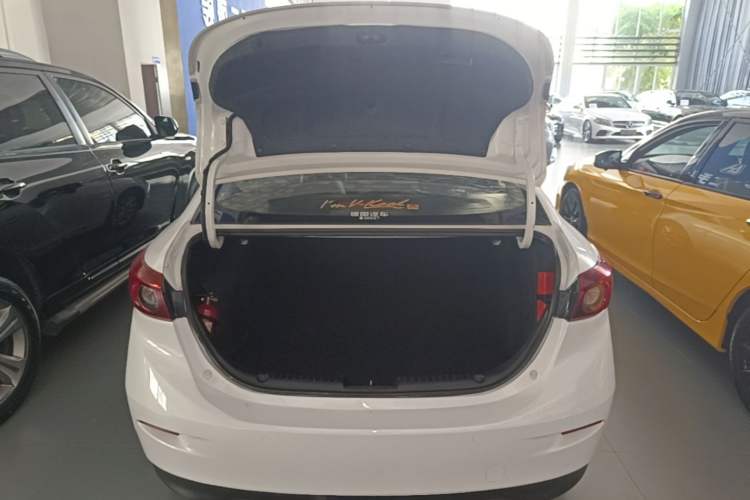 Used Mazda 3 Axela 2016 Sedan 1.5L Automatic Luxury Model Trunk