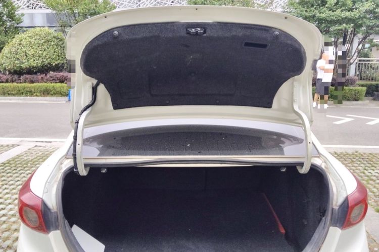 Used Mazda 3 Axela 2016 Sedan 1.5L Automatic Comfort Model Trunk