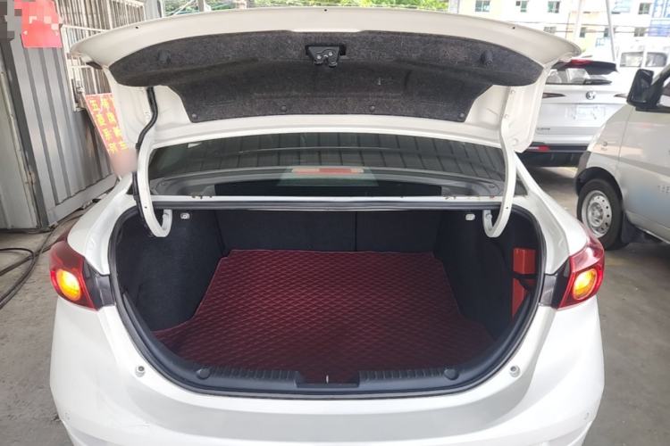 Used Mazda 3 Axela 2016 Sedan 2.0L Automatic Flagship Model Trunk