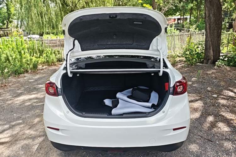 Used Mazda 3 Axela 2016 Sedan 1.5L Automatic Comfort Model Trunk