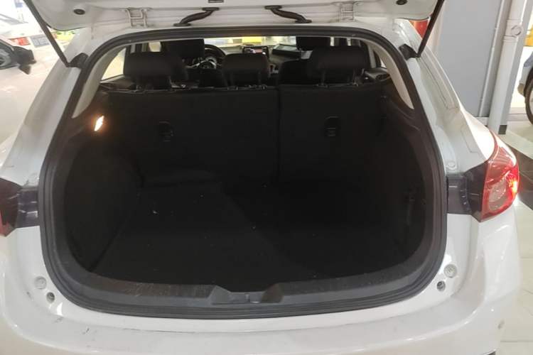 Used Mazda 3 Axela 2016 Hatchback 1.5L Automatic Comfort Model Trunk