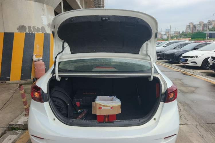 Used Mazda 3 Axela 2016 Sedan 1.5L Automatic Luxury Model Trunk