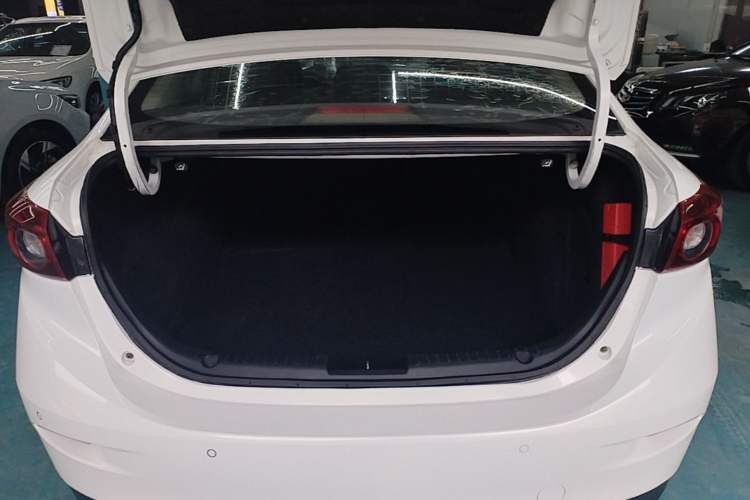 Used Mazda 3 Axela 2016 Sedan 1.5L Automatic Luxury Model Trunk