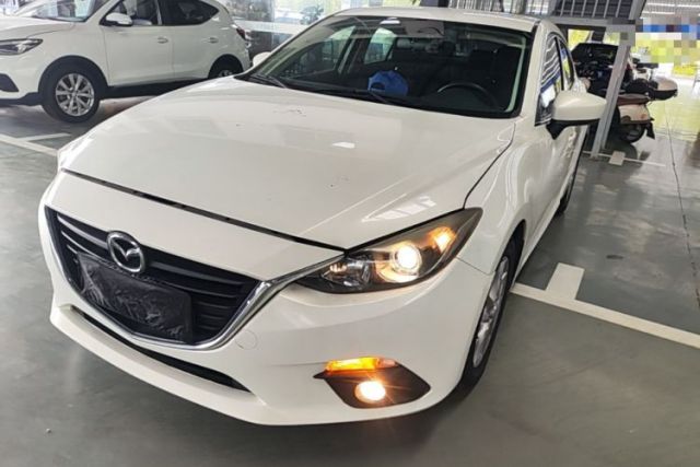 Mazda 3 Axela 2016 Sedan 1.5L Automatic Comfort Model d’occasion