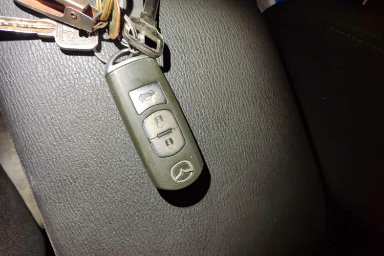 Used Mazda 3 Axela 2016 Sedan 1.5L Manual Comfort Model Vehicle Key